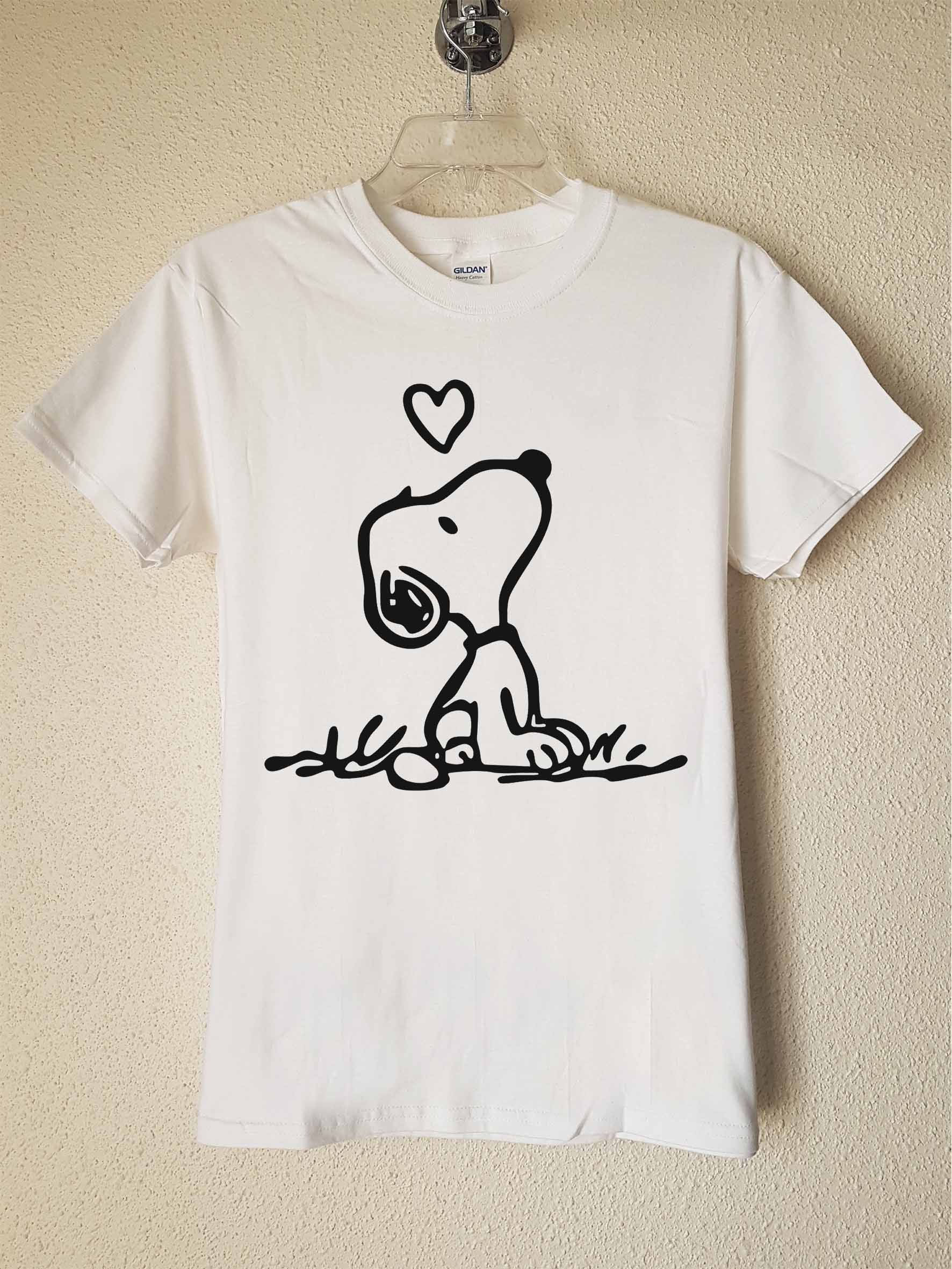 Snoopy Con Corazon Stencil Blanca - Poleradicto Poleras Estampadas con Diseño Personalizado